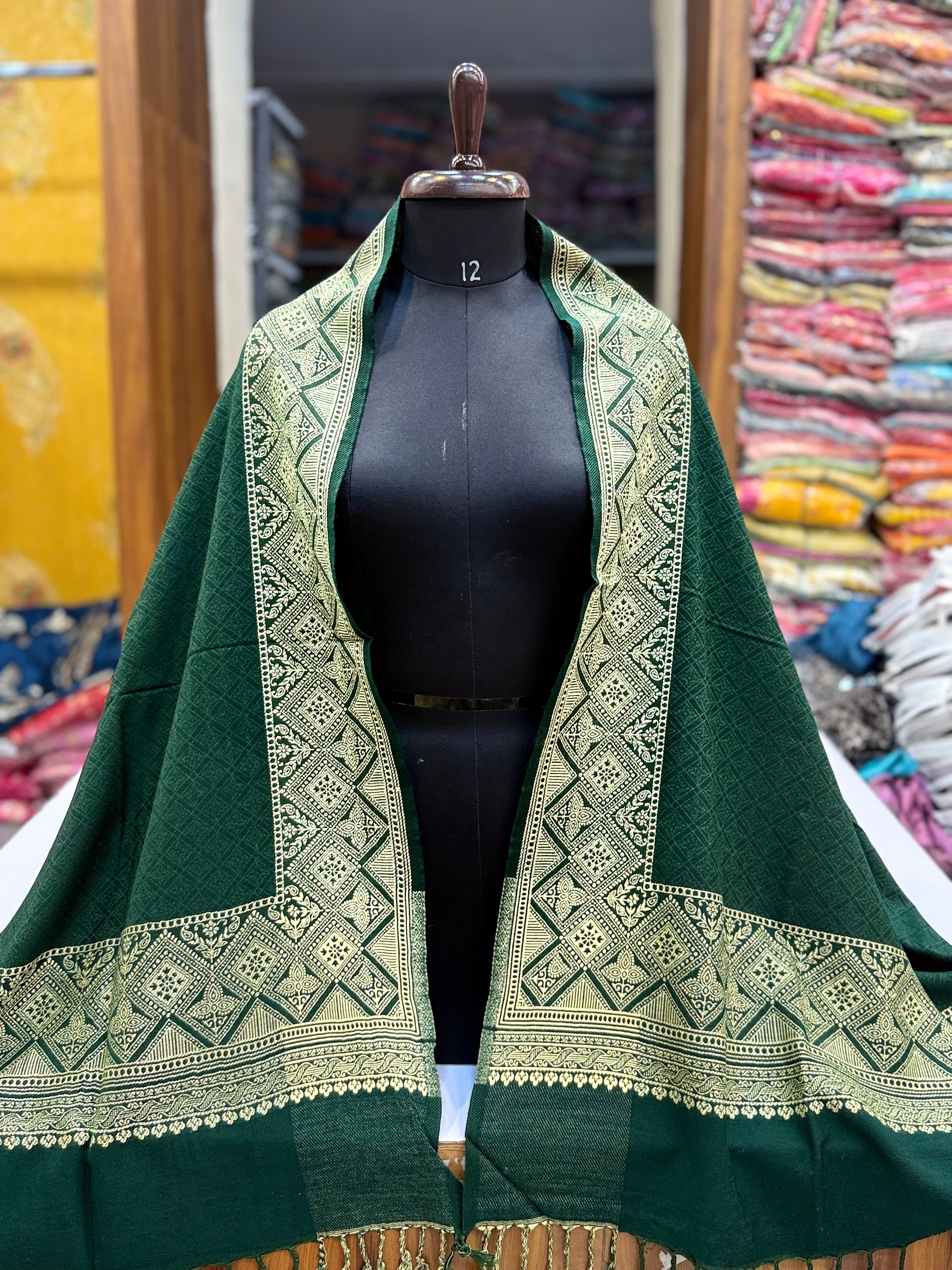 Liva Shawl